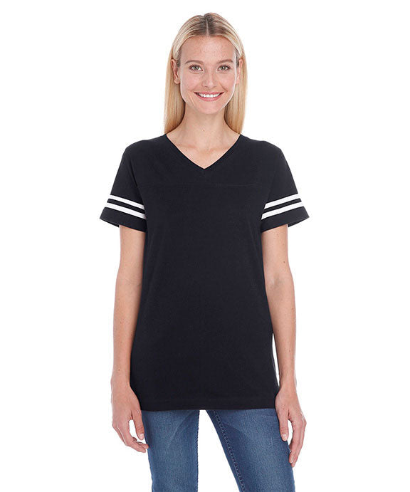 variant:Black/White:collection-default